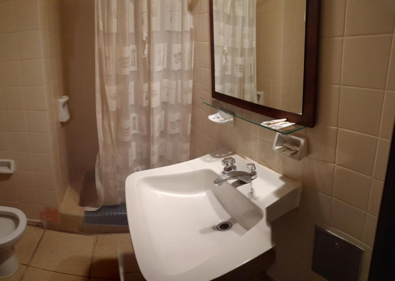 Crystal Hotel 살타 외부 사진