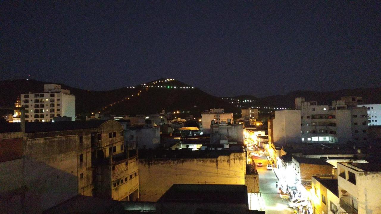 Crystal Hotel 살타 외부 사진